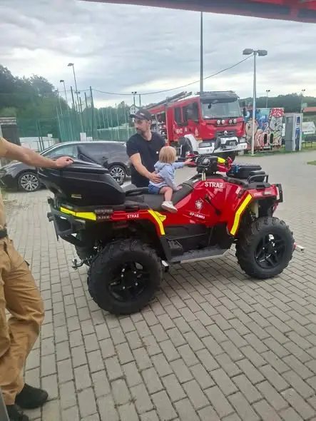 Trening reagowania w Lesku: mieszkańcy ćwiczyli z policją i strażą pożarną