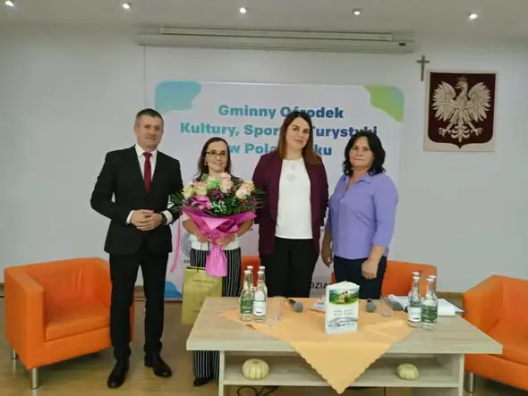 Seniorzy z gminy Solina spotkali się z autorką powieści o Bieszczadach