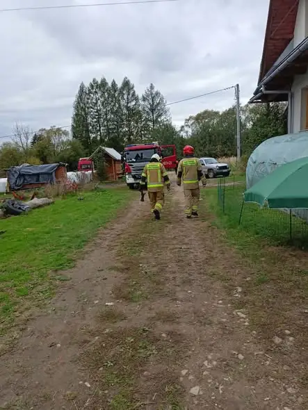 Pożar butli z gazem w Bezmiechowej Górnej — interweniowały służby ratownicze